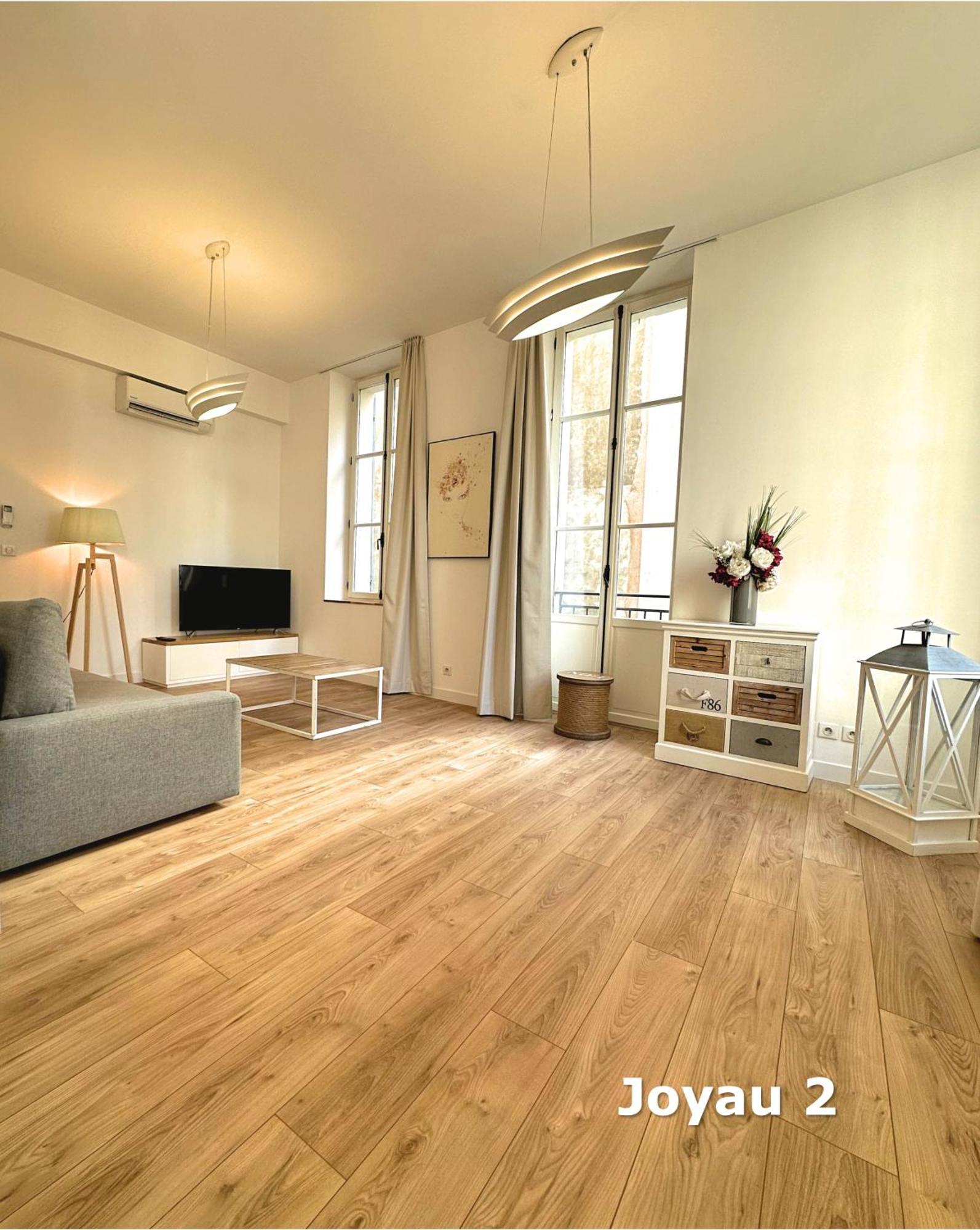 Du Vieux Port Apart-hotel 4*