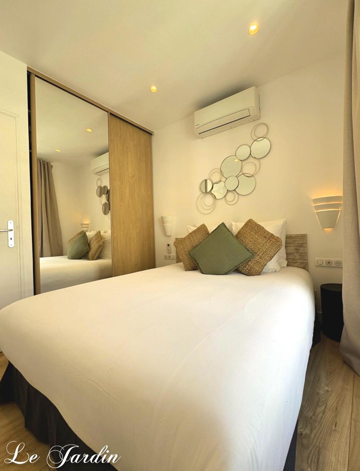 Du Vieux Port Apart-hotel