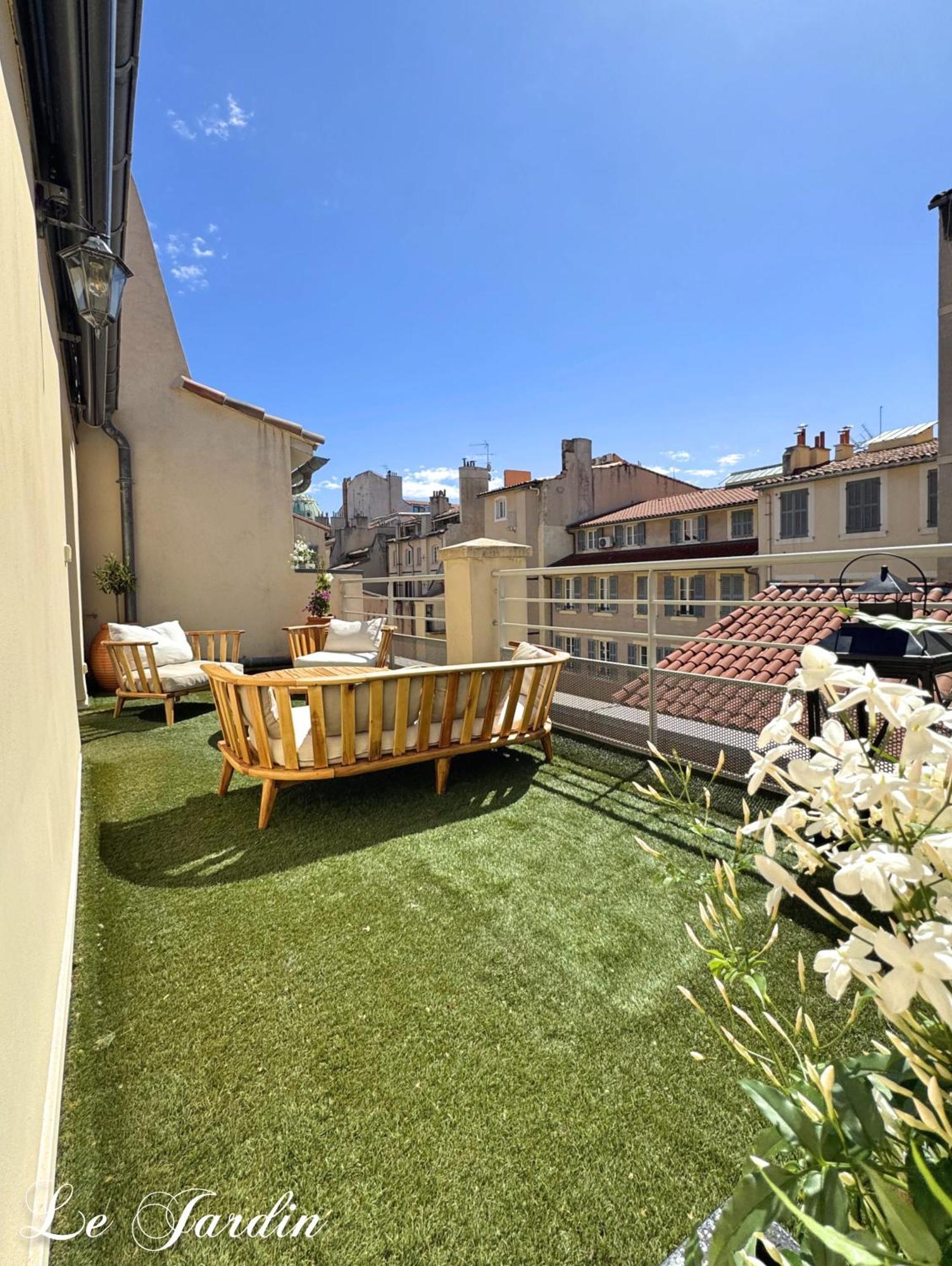 Apartahotel Du Vieux Port 4*
